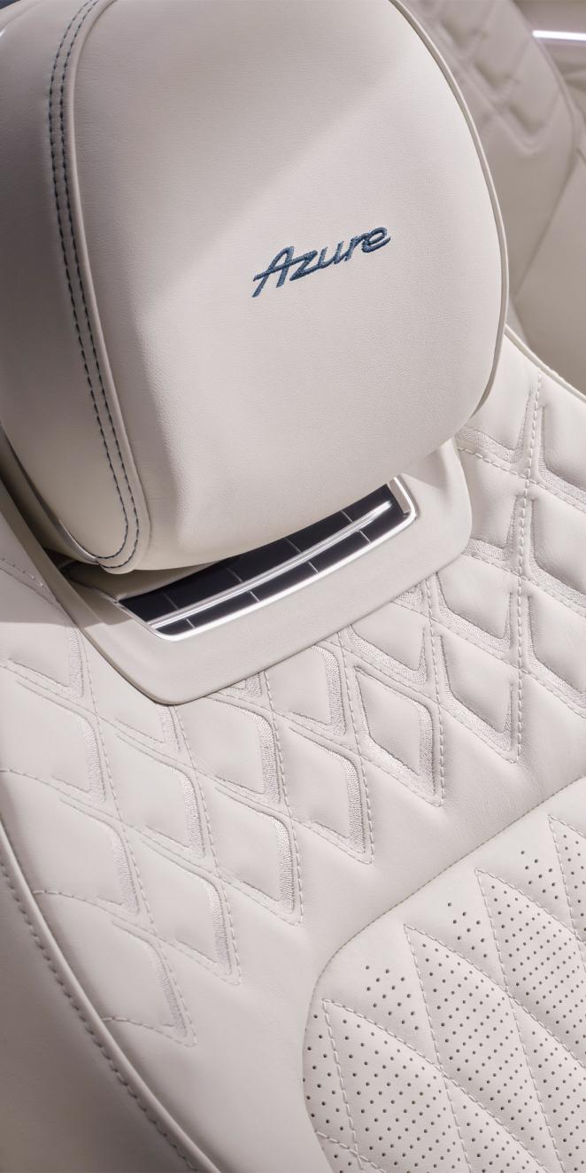 Front comfort seat in the new Hybrid Continental GT Azure featuring the new wellness quiliting