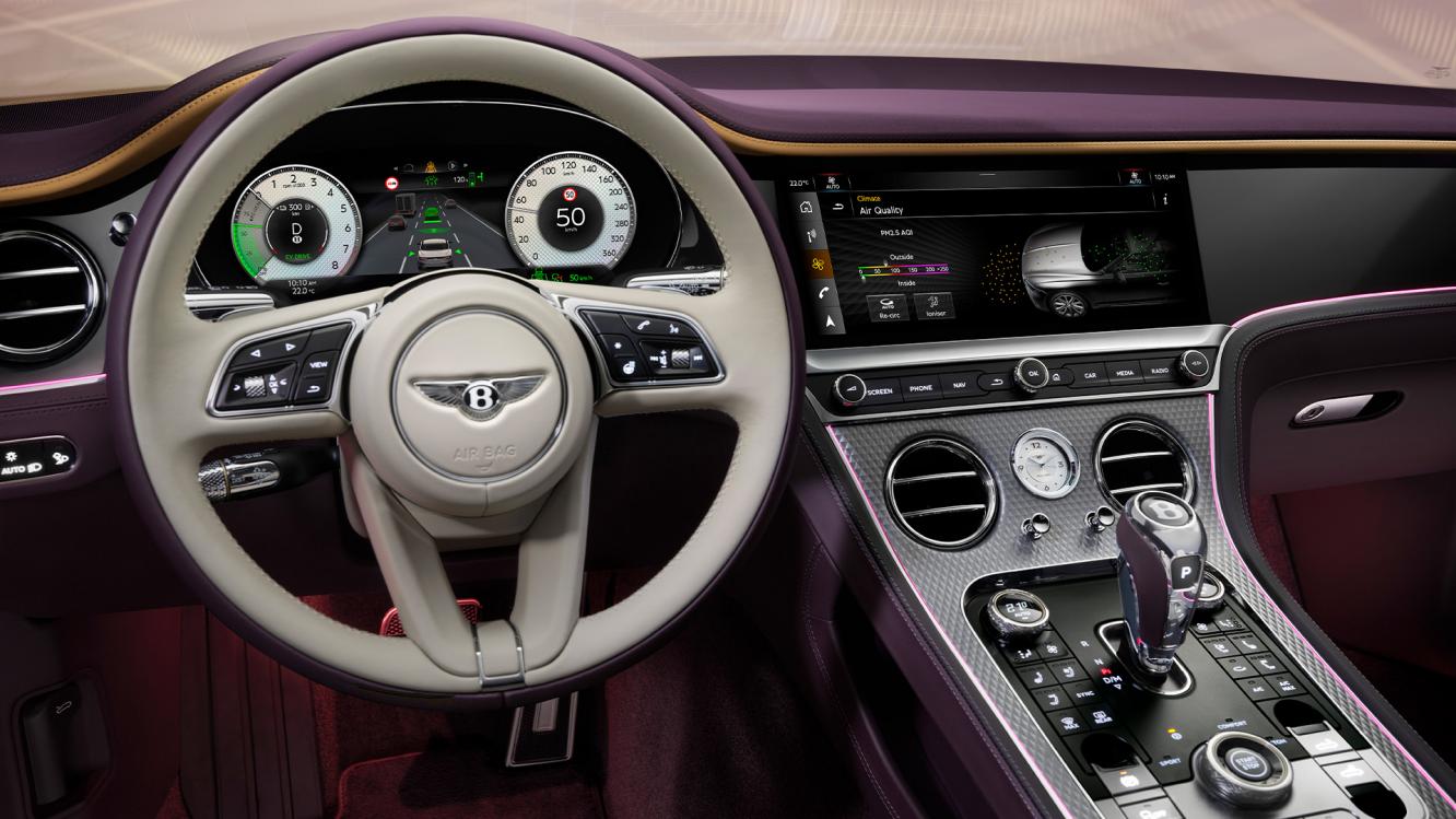 Steering wheel close up with Linen main hide and Paino veneer in the new Bentley Continental GTC Mulliner